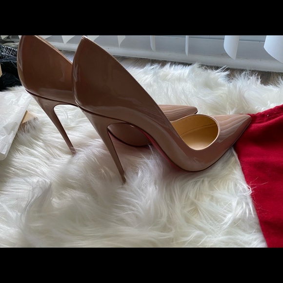 Christian Louboutin Shoes - Christian Louboutin So kate- Nude NWT
